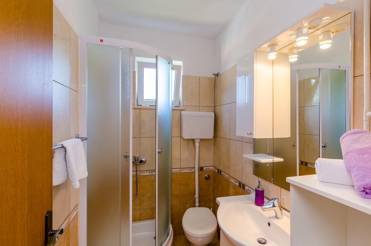 Apartment & Rooms Mazdin Banići Esterno foto